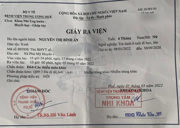  Chỉ mới vài tháng tuổi nhưng Bình An đã phải thường xuyên ra vào bệnh viện để truyền. (Ảnh: Trí Thức Trẻ)