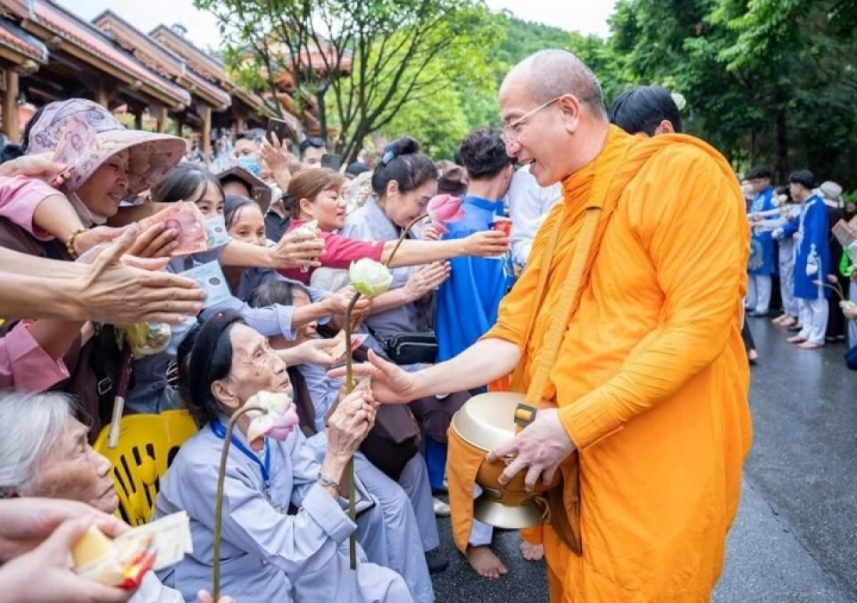 Ông Đoàn Ngọc Hải ra mặt bênh vực chùa Ba Vàng, khẳng định trụ trì đúng khi nhận tiền cúng dường - Hình 1