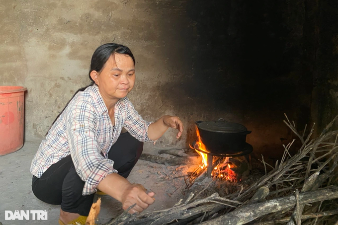 Mẹ đau yếu, bố liệt nửa người, 2 đứa trẻ run rẩy ước mơ không phải bỏ học - 4