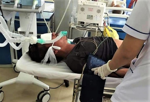 Người đàn ông bị rắn hổ mang chúa cắn: Nguy kịch, có thể cắt bỏ chân phải -  Báo Tây Ninh Online