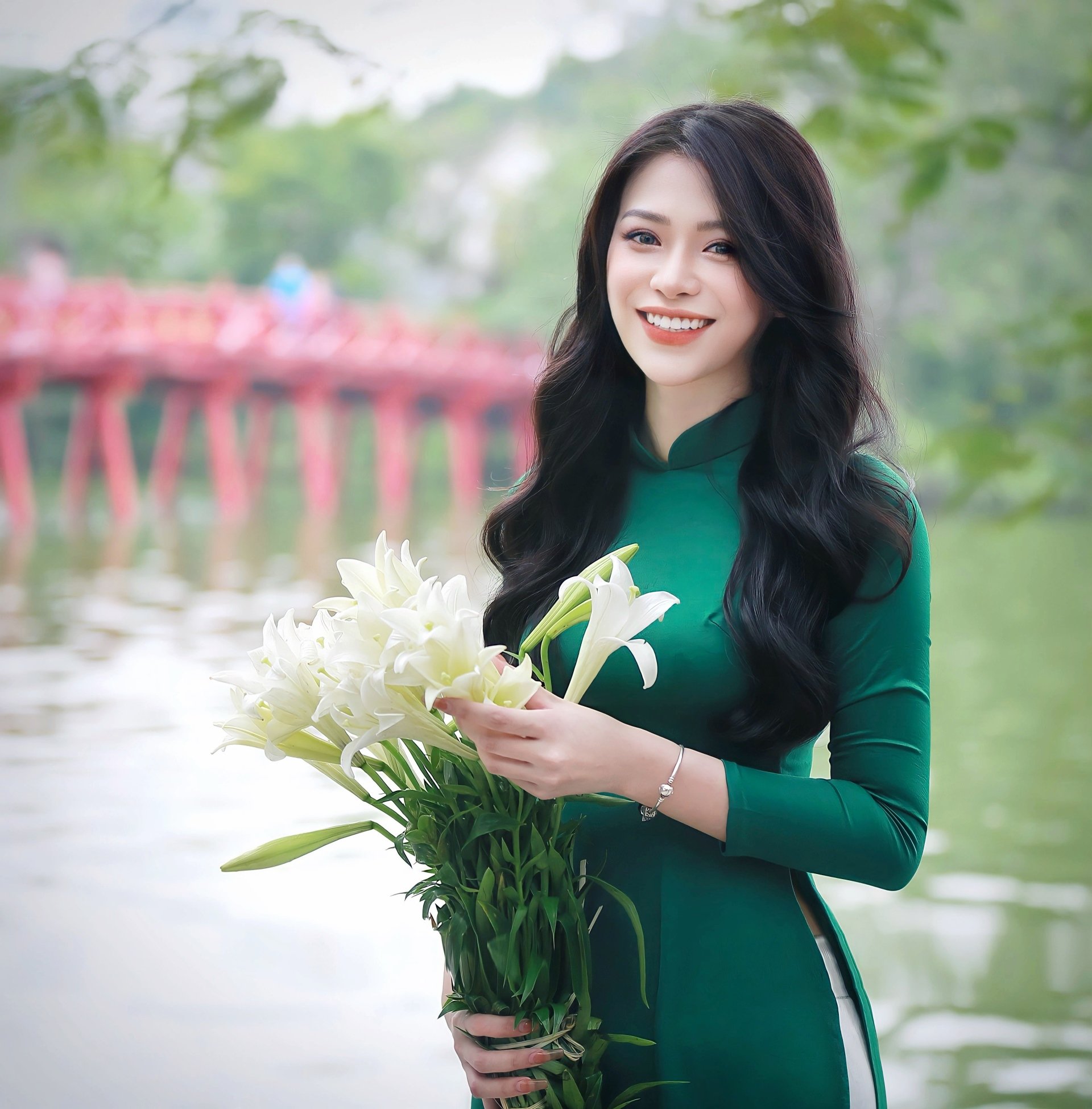 Vẻ đẹp không tì vết, 'đốn tim' dân mạng của thủ khoa trường Nhân văn - 7