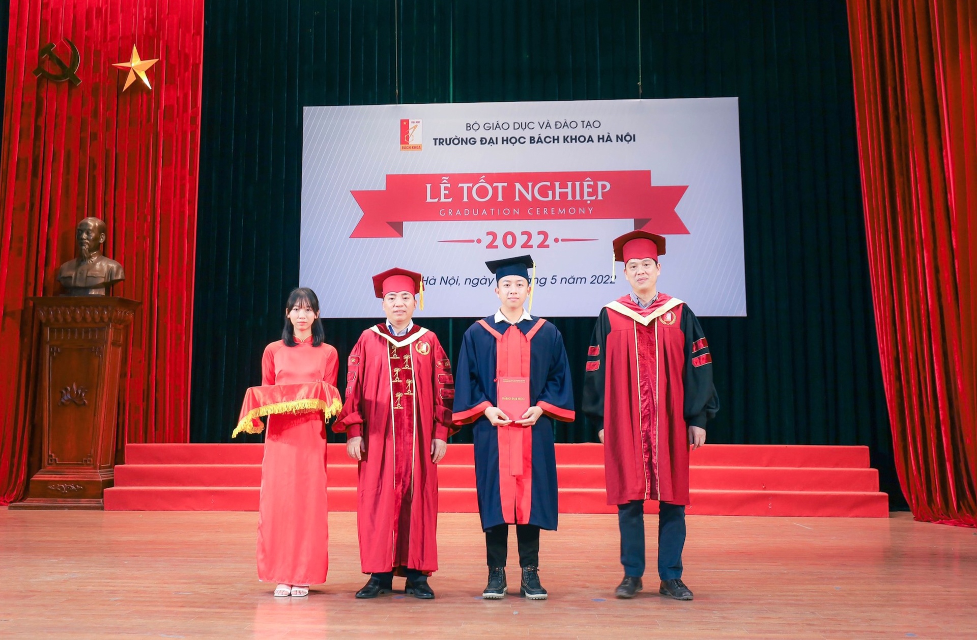 Thủ khoa Đại học Bách khoa thành thạo 3 thứ tiếng, được công ty Nhật 'săn đón' - 2