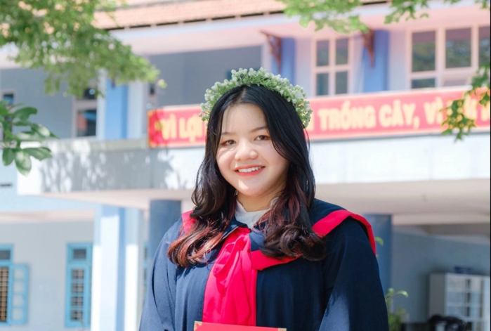 Hai nữ sinh 10 điểm Văn: Người viết 11 trang, người từng ước được 9