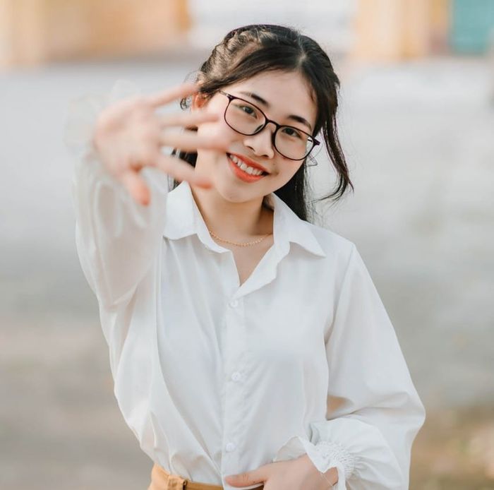 Hai nữ sinh 10 điểm Văn: Người viết 11 trang, người từng ước được 9