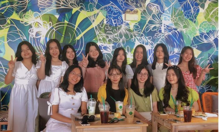 Hai nữ sinh 10 điểm Văn: Người viết 11 trang, người từng ước được 9